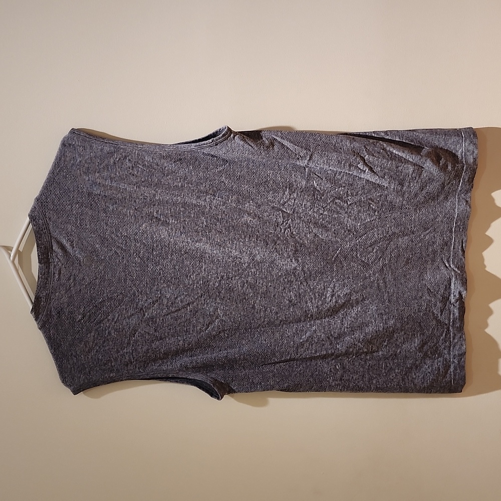 Lululemon sleeveless top - Picture 4 of 5